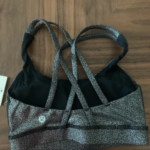 NWT Lululemon size 2 sports bra - Picture 2 of 3